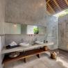 Villa Kavya twin bedroom bathroom