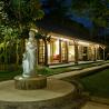 Villa San Garden Statue and Guest Rooms